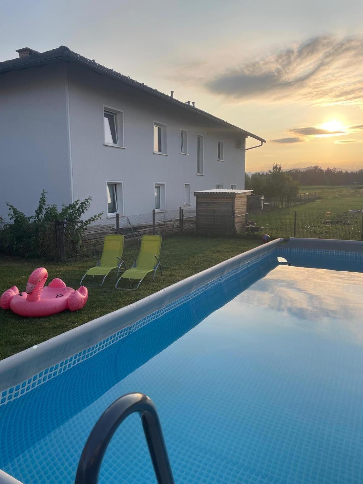 Spacious & Cozy Countryside Apartment Šenčur 외부 사진