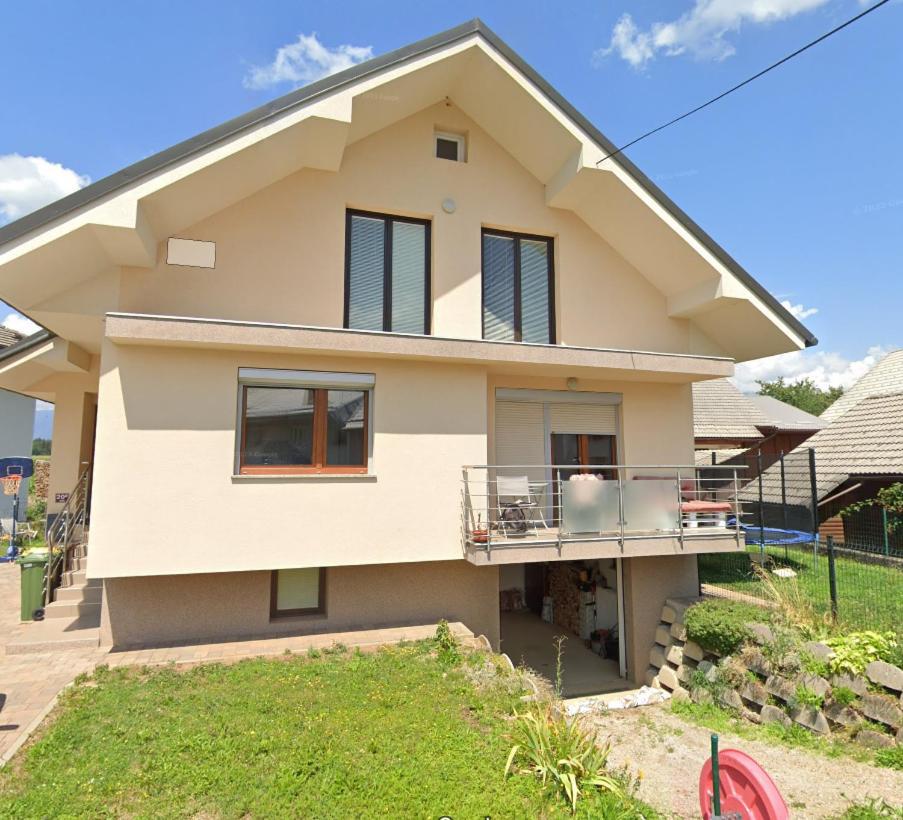 Spacious & Cozy Countryside Apartment Šenčur 외부 사진