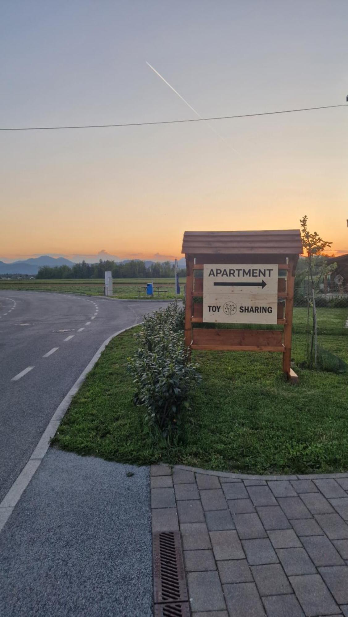 Spacious & Cozy Countryside Apartment Šenčur 외부 사진